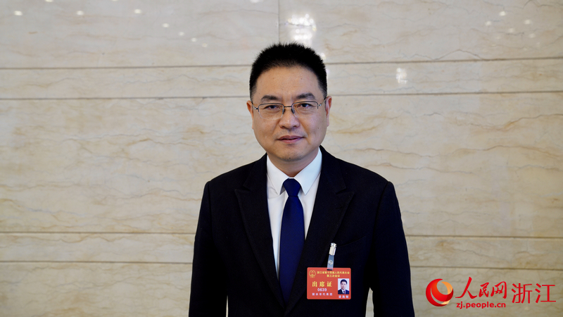 浙江省人大代表、松陽(yáng)縣縣長(zhǎng)梁海剛。人民網(wǎng)記者 郭揚(yáng)攝